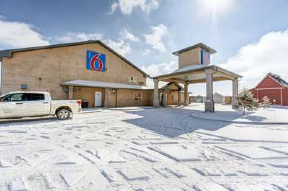 MOTEL 6 INNISFAIL AB 3