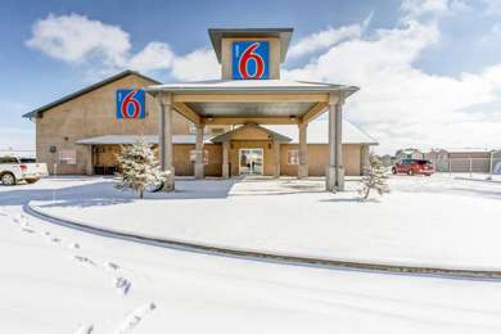 MOTEL 6 INNISFAIL AB 2