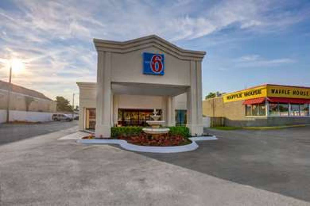 MOTEL 6 JACKSONVILLE NC 1