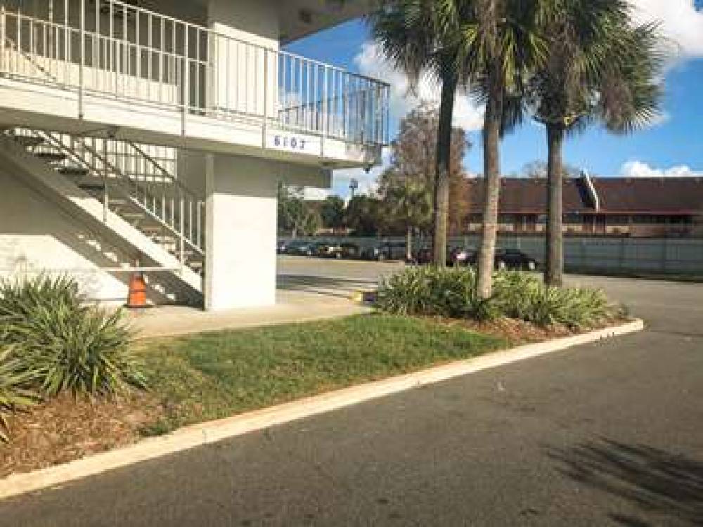 Motel 6 Jacksonville - Orange Park 2