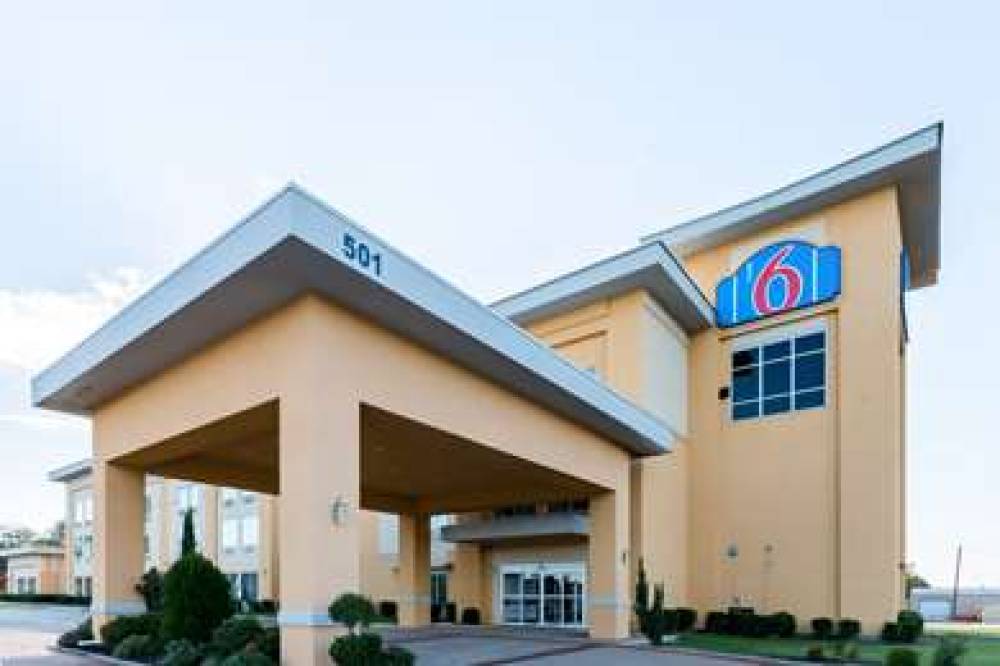 MOTEL 6 JOSHUA TX 1