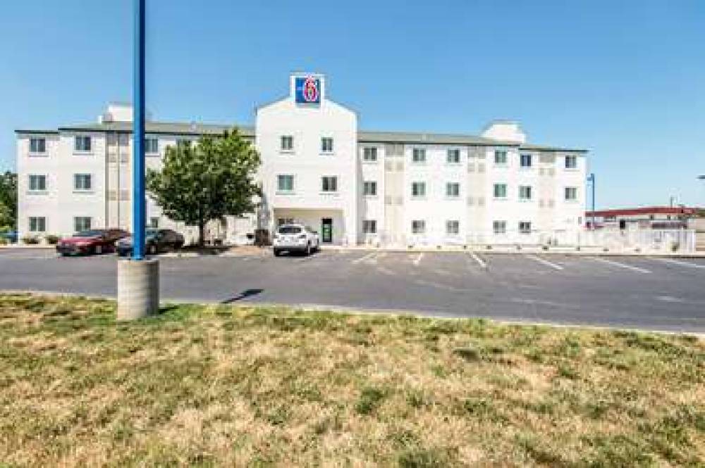 Motel 6 Junction City 2