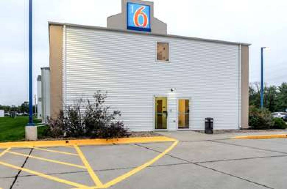 Motel 6 Kearney 5