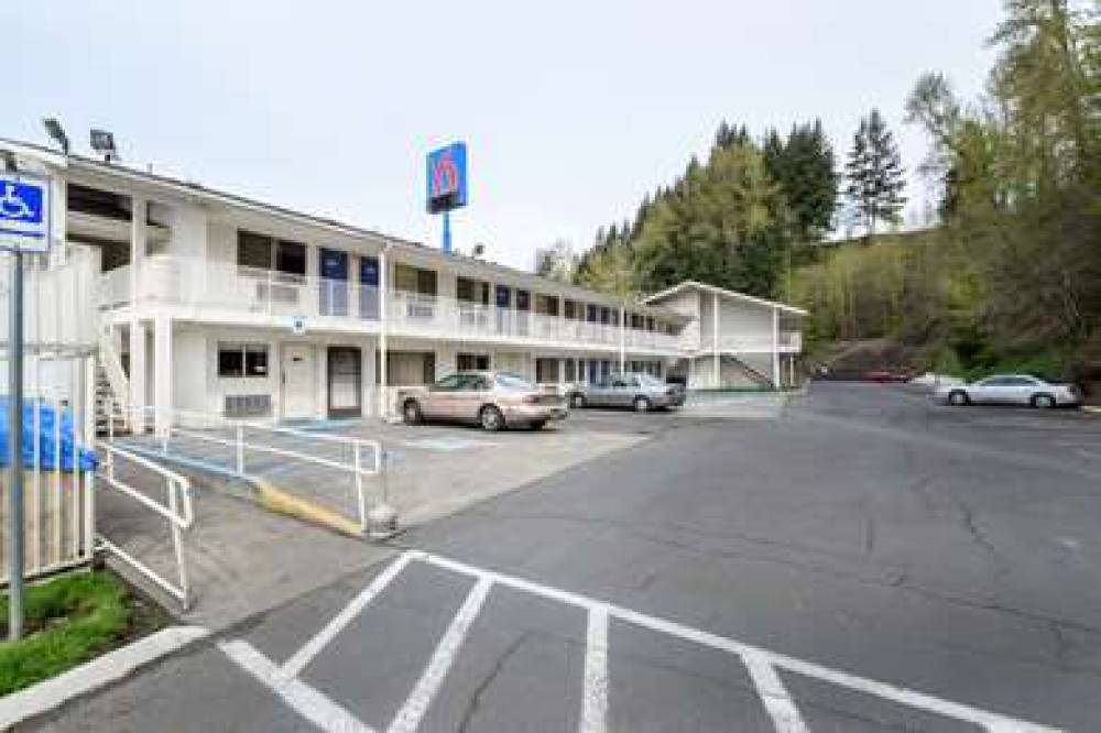 MOTEL 6 KELSO - MT ST HELENS 3