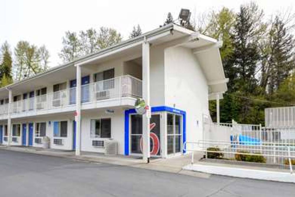 MOTEL 6 KELSO - MT ST HELENS 1