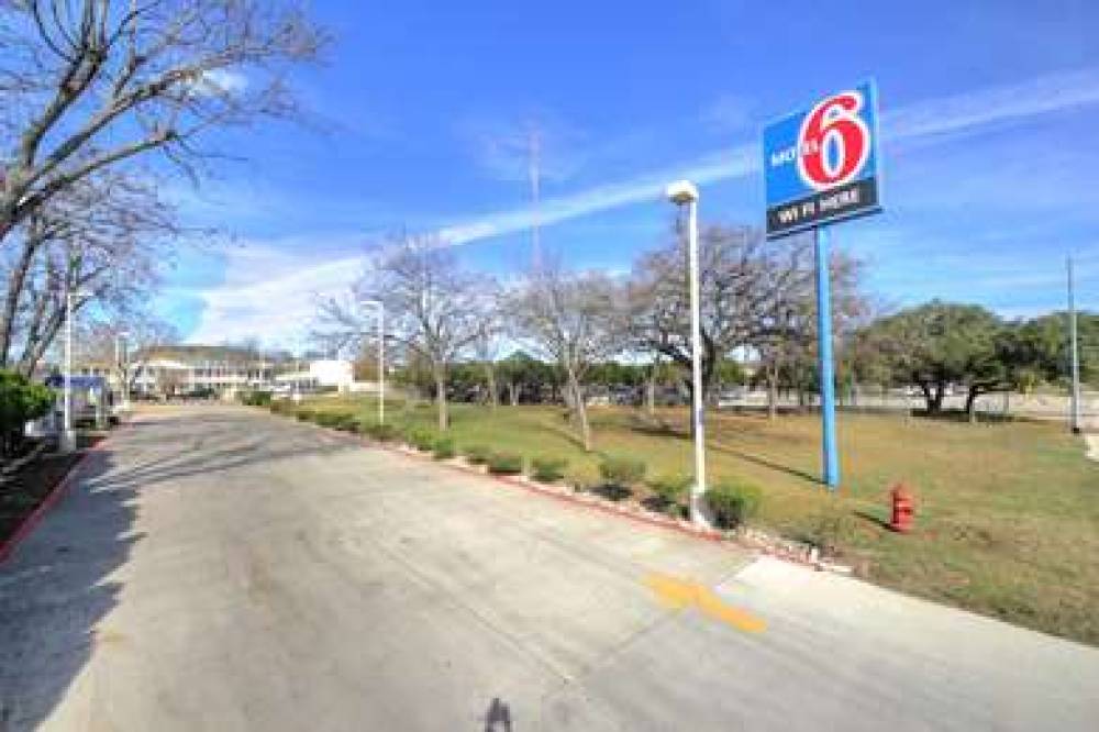 Motel 6 Kerrville 1