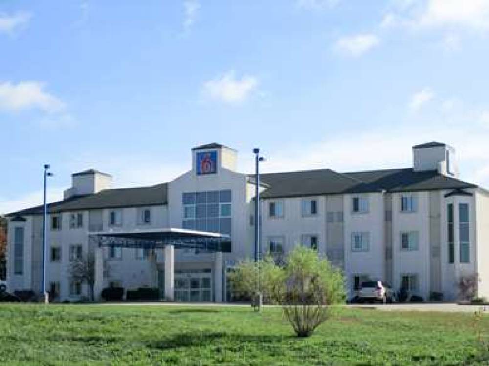 MOTEL 6 KINGDOM CITY MO 1