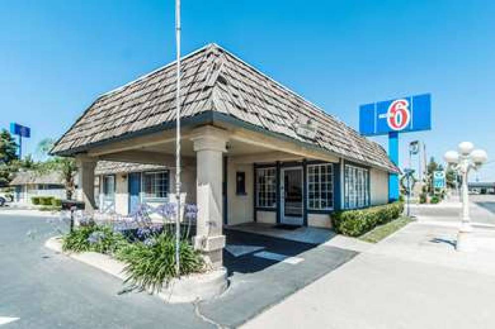 MOTEL 6 KINGSBURG CA 1