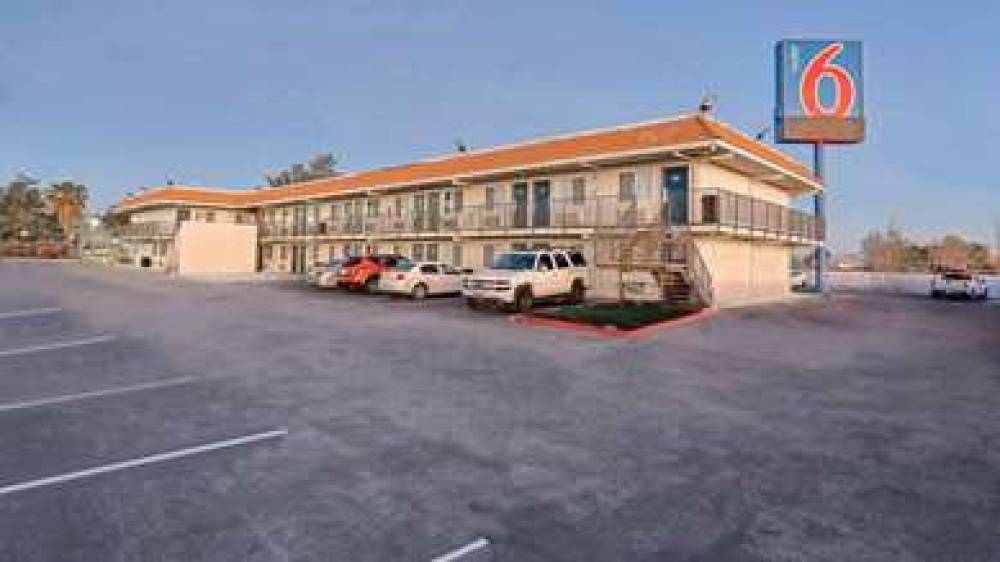 Motel 6 Lancaster