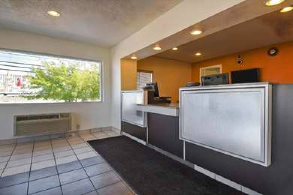 Motel 6 Las Vegas - I-15 9