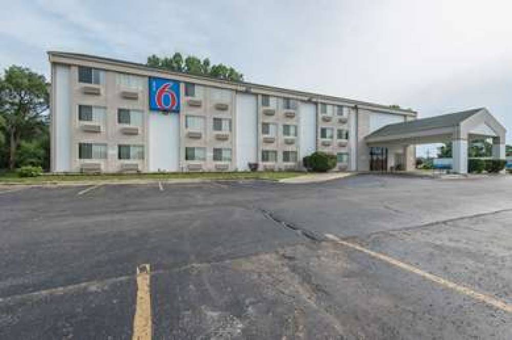 Motel 6 Lawrence KS 2