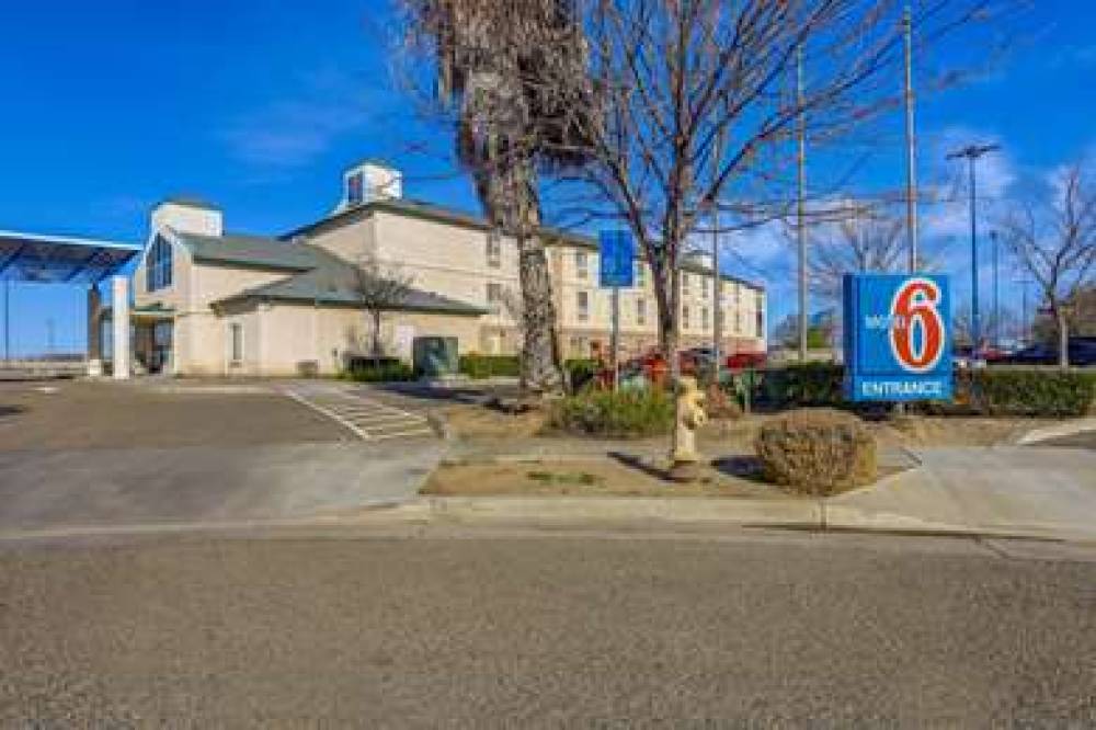 Motel 6 Lemoore 1