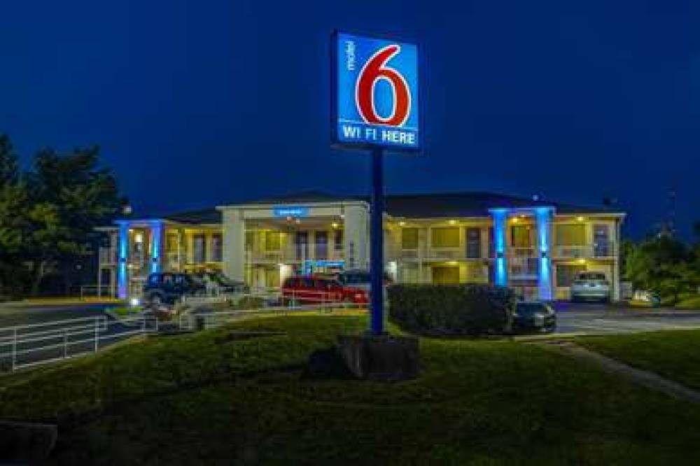 Motel 6 Lexington East 1