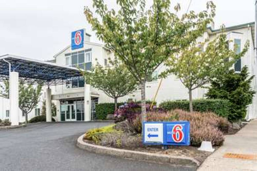 Motel 6 Lincoln City 2