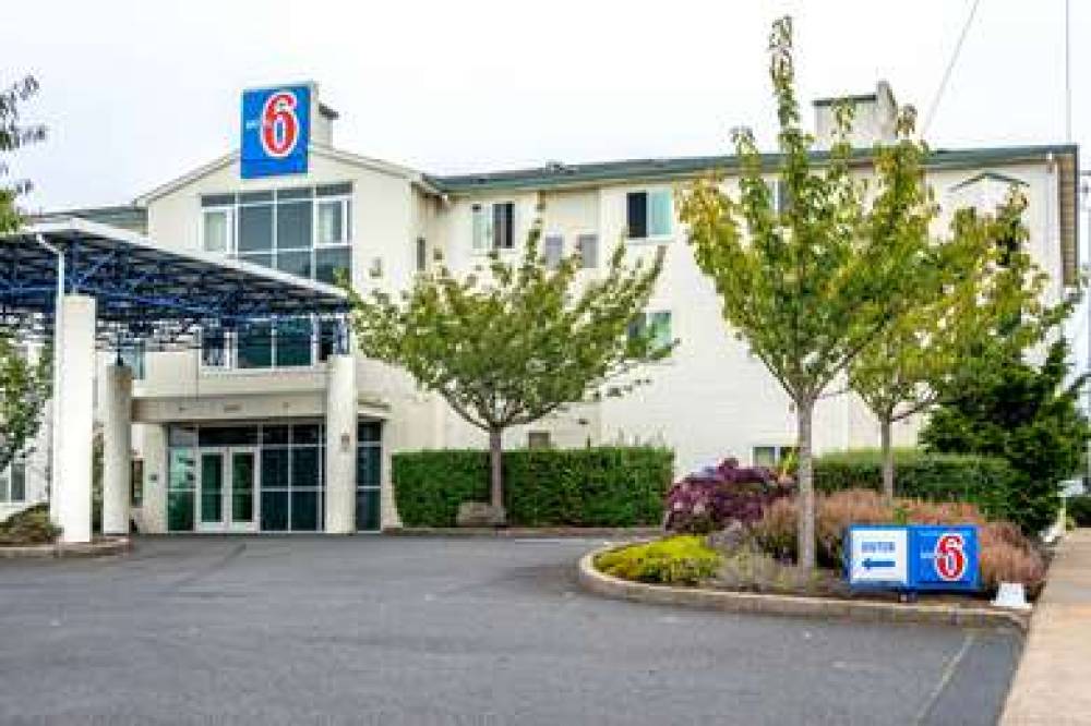 Motel 6 Lincoln City 1