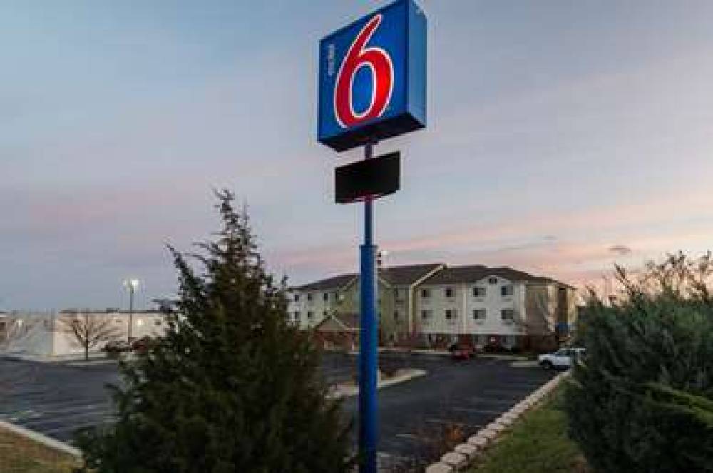 MOTEL 6 LINCOLN NE 1