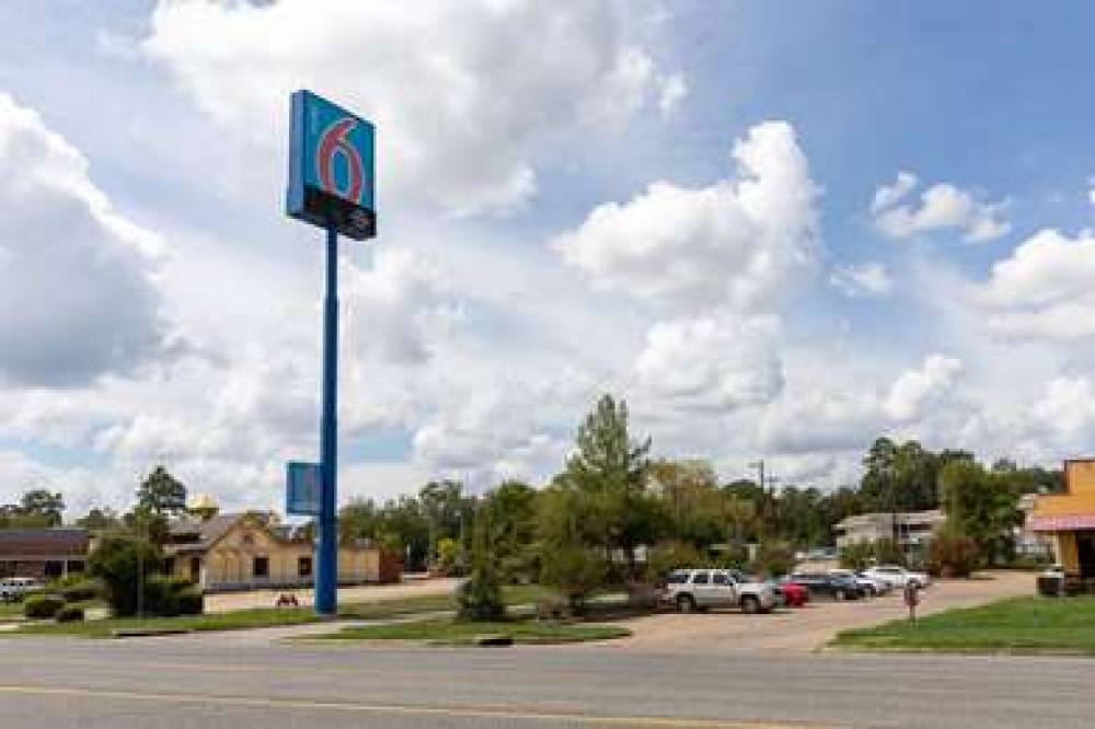 MOTEL 6 LUFKIN, TX 1