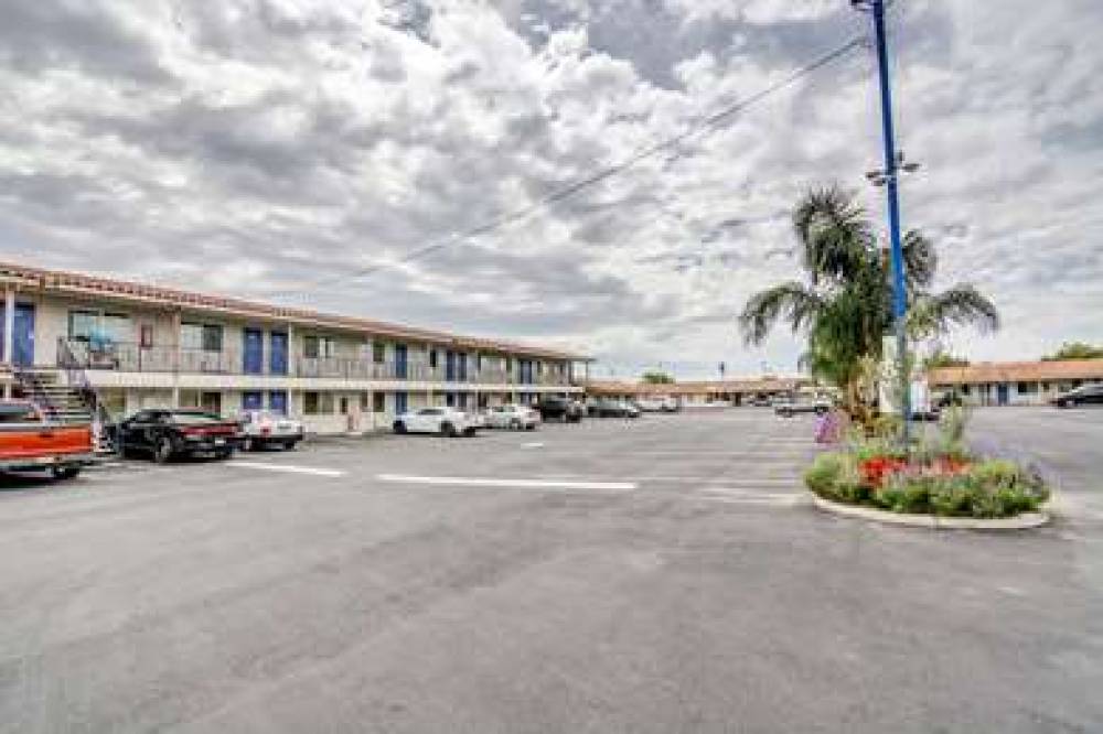 Motel 6 Manteca 6