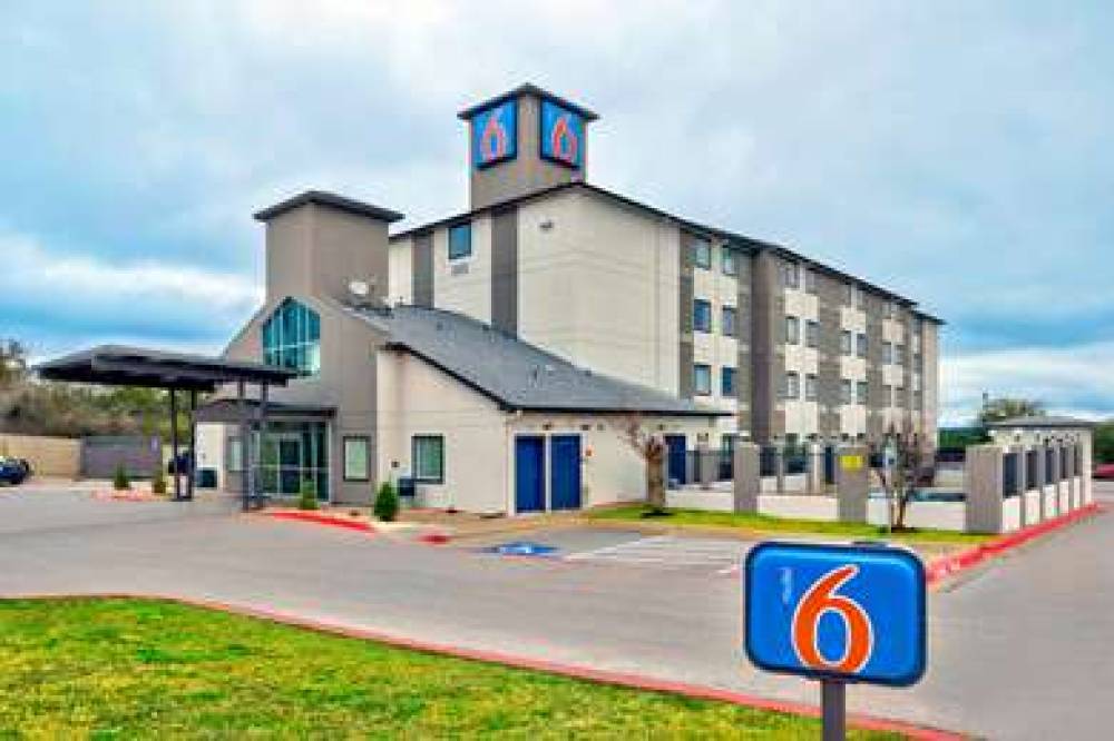 Motel 6 Marble Falls 1