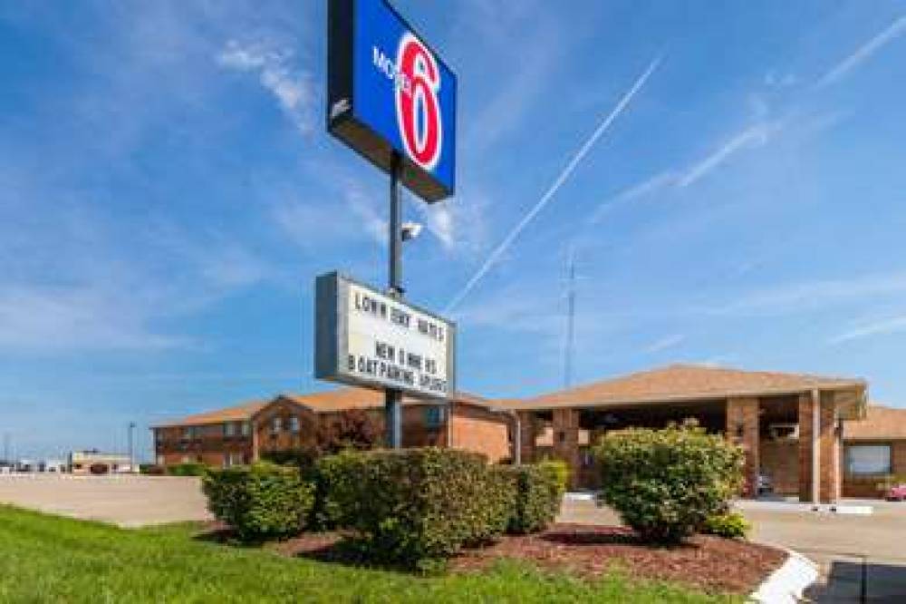 MOTEL 6 MARION, IL 1