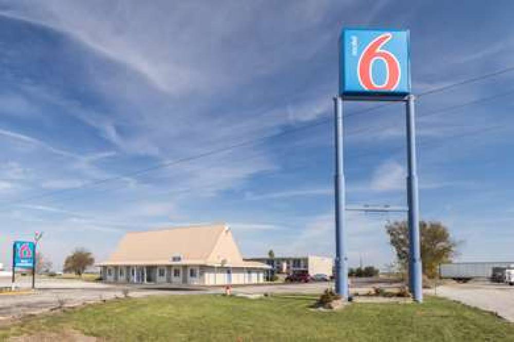 MOTEL 6 MATTOON IL 3