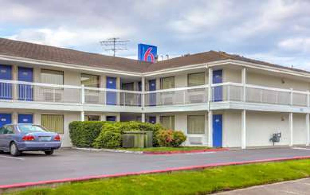 MOTEL 6 MEDFORD NORTH 6