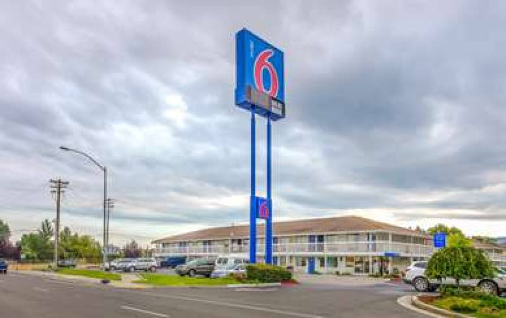 Motel 6 Medford North