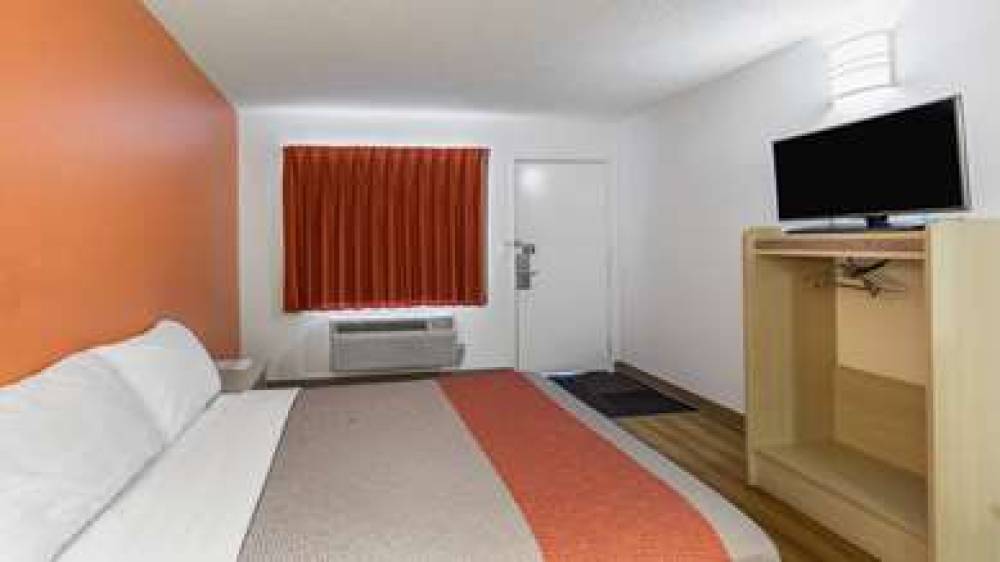 MOTEL 6 MEDFORD NORTH 10