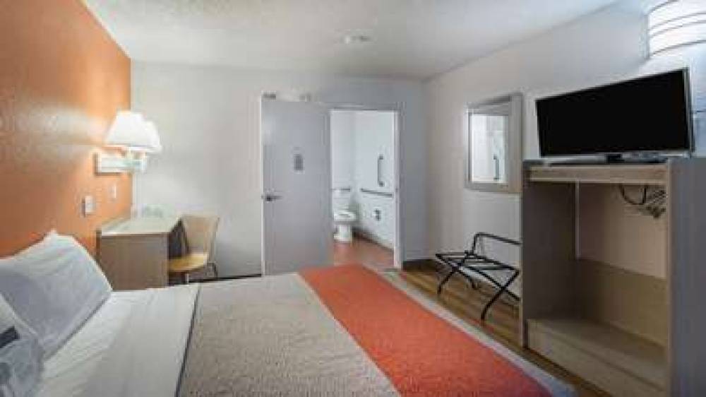 MOTEL 6 MEDFORD NORTH 9