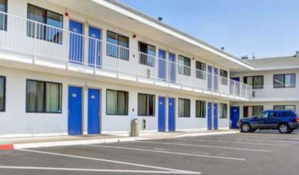 MOTEL 6 MEDFORD SOUTH 4