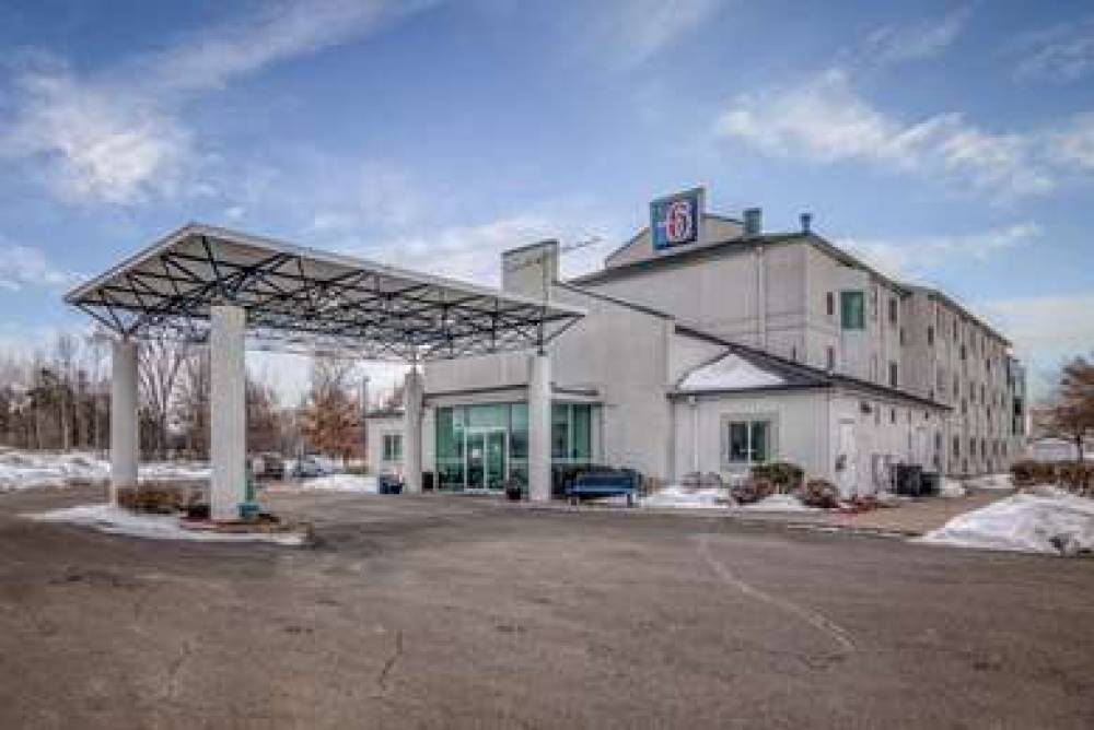 Motel 6 Menomonie