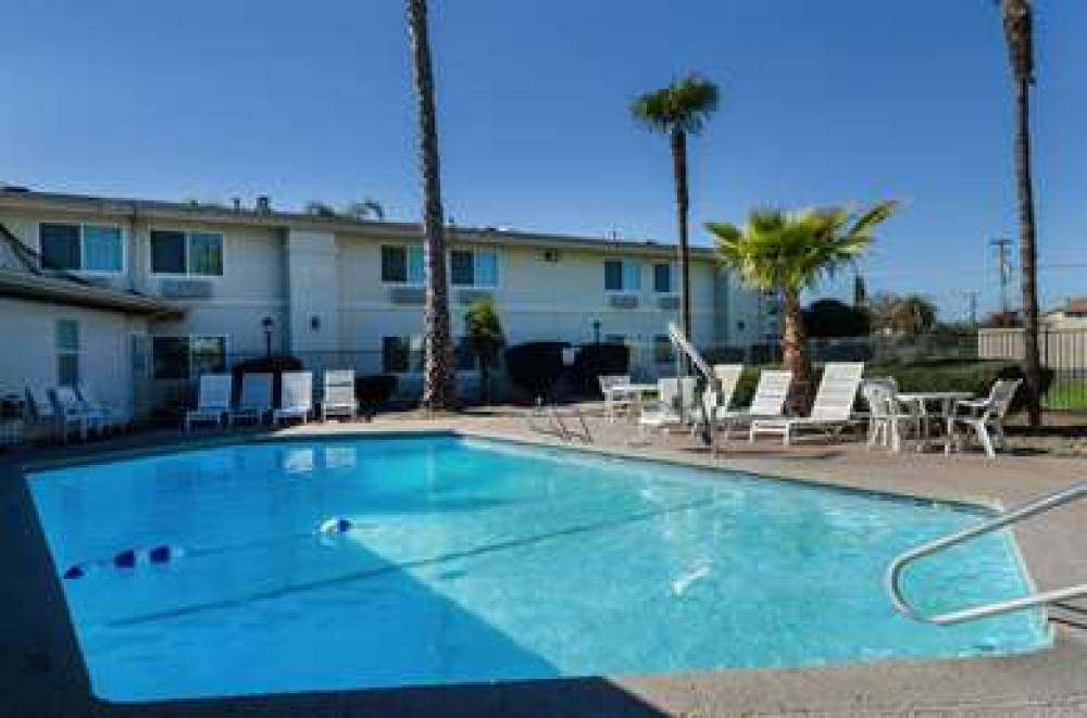 Motel 6 Merced CA 8