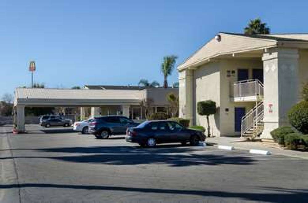 Motel 6 Merced CA 3