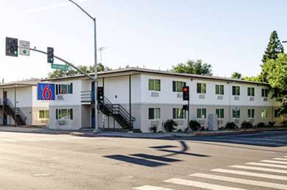 MOTEL 6 MODESTO 1