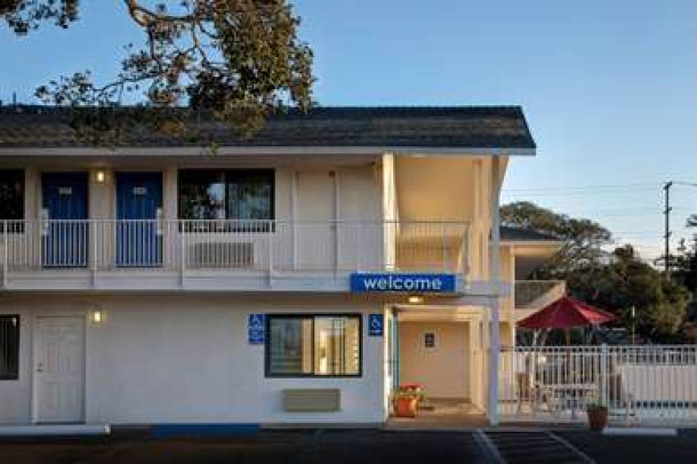 Motel 6 Monterey 6