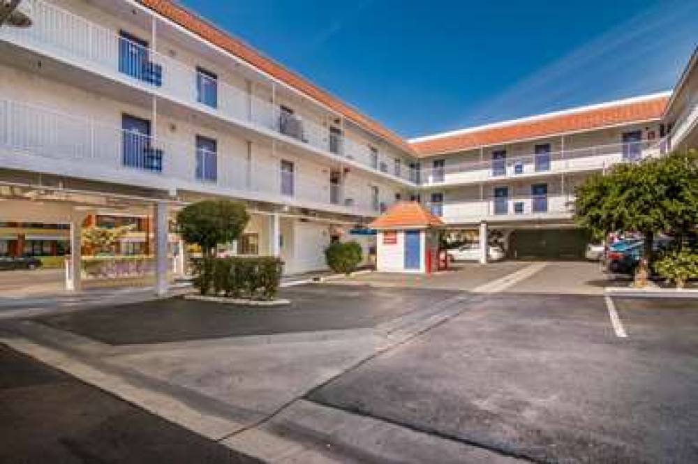 MOTEL 6 MONTEREY PARK, CA 2