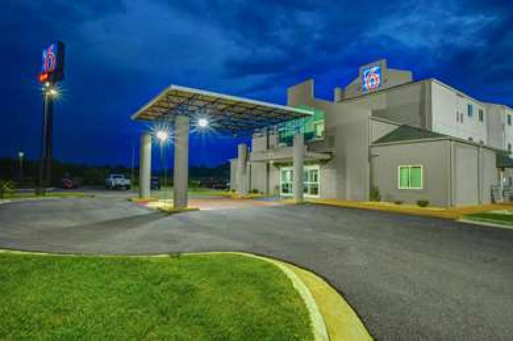 Motel 6 Montgomery Airport 3