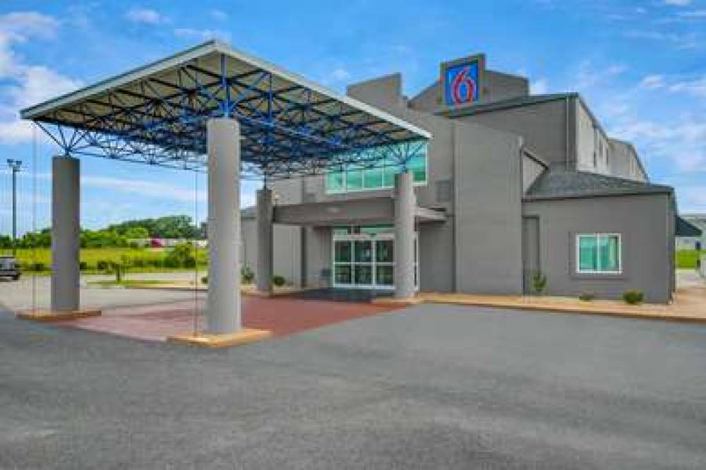 Motel 6 Montgomery Airport 1