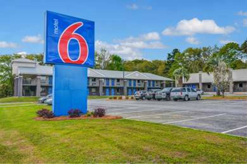 MOTEL 6 MOULTRIE 1