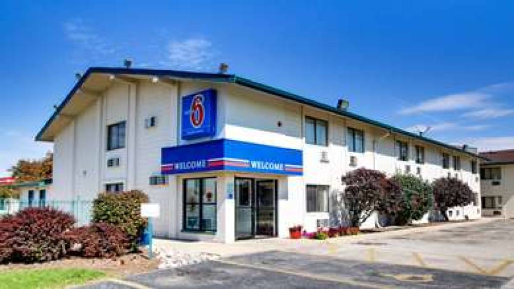 MOTEL 6 NORMAL BLOOMINGTON AREA 1