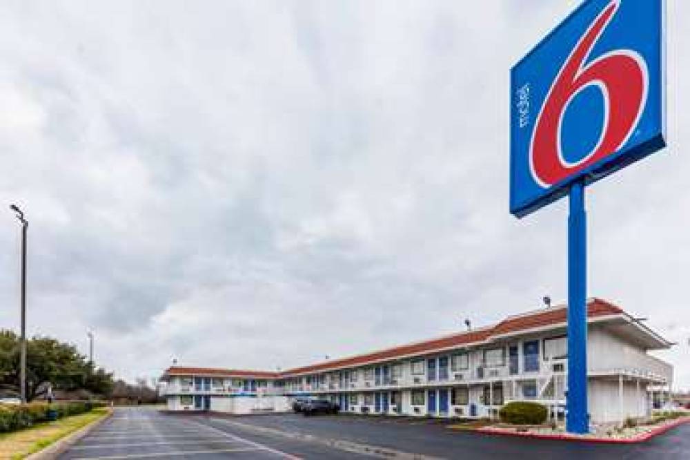 MOTEL 6 NORTH RICHLAND HILLS 3