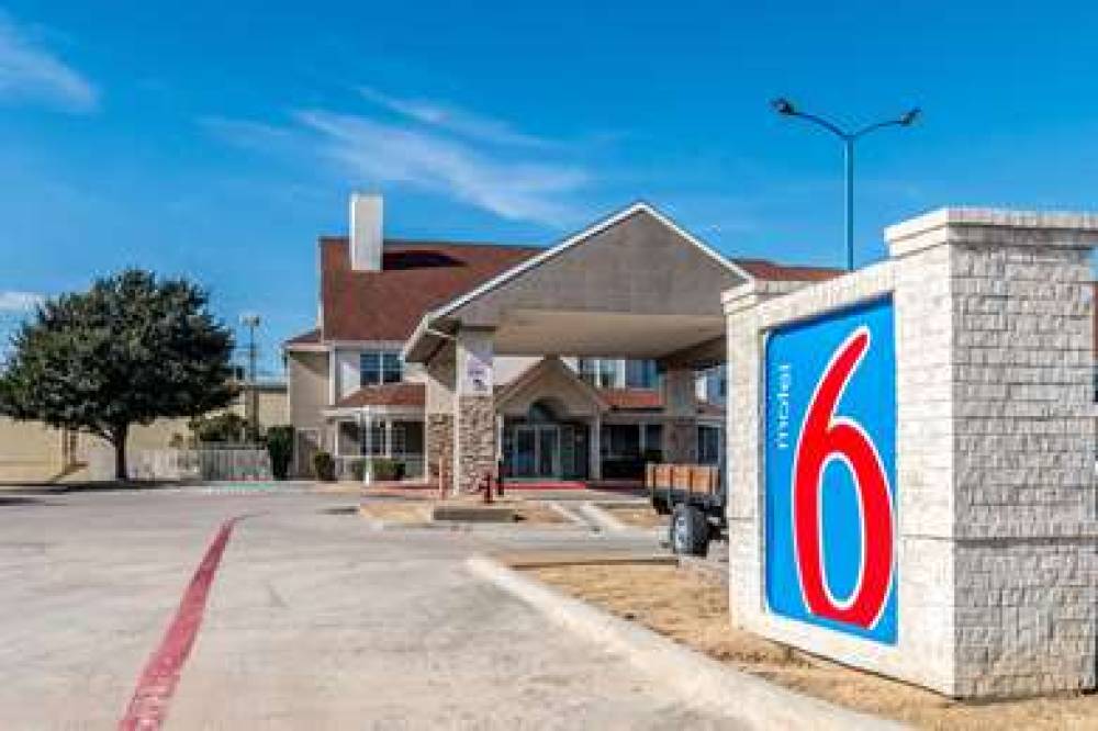 Motel 6 North Richland Hills - NE Ft Worth 1