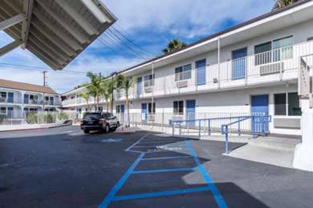 MOTEL 6 OCEANSIDE MARINA 3