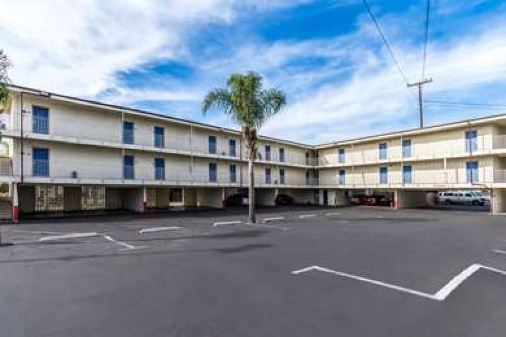 MOTEL 6 OCEANSIDE MARINA 2