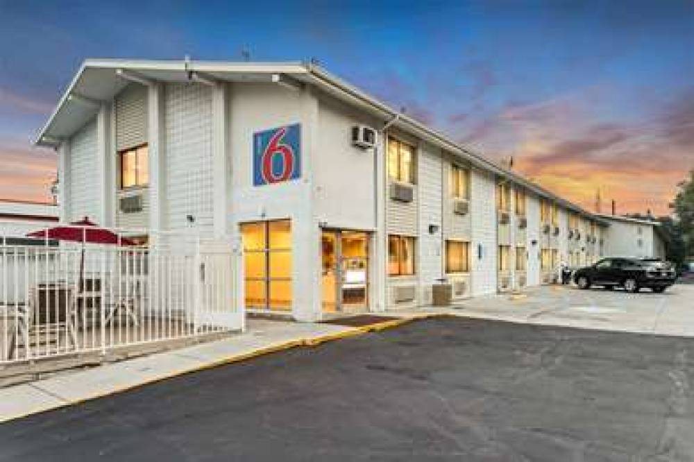 Motel 6 Ogden