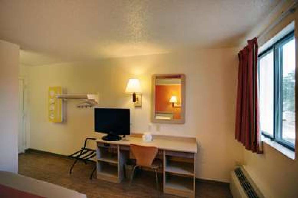 Motel 6 Omaha East Council Bluffs 6