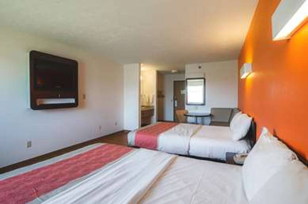 Motel 6 Omaha - IAT West 9