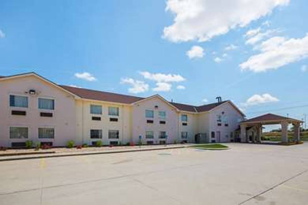 Motel 6 Omaha - IAT West 3