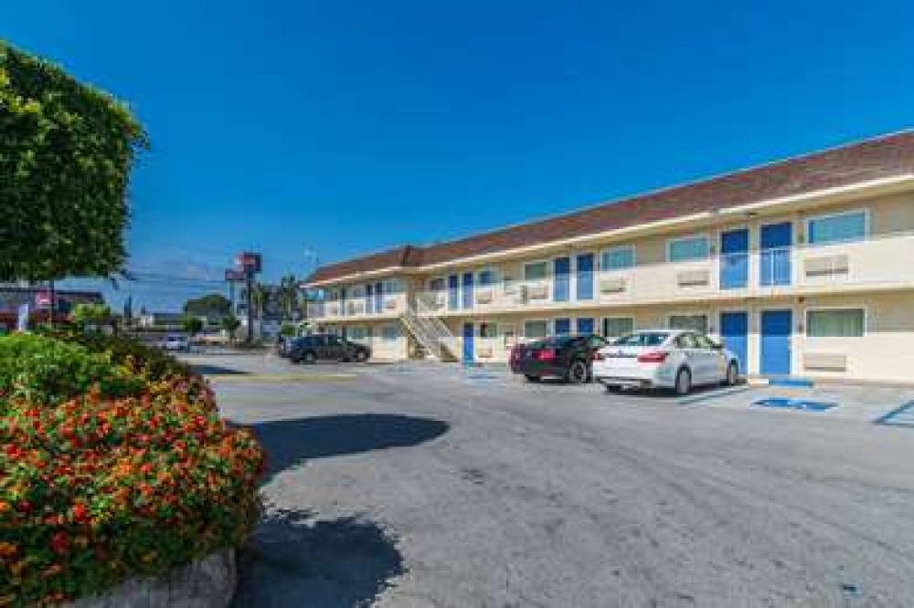 Motel 6 Ontario Airport 6