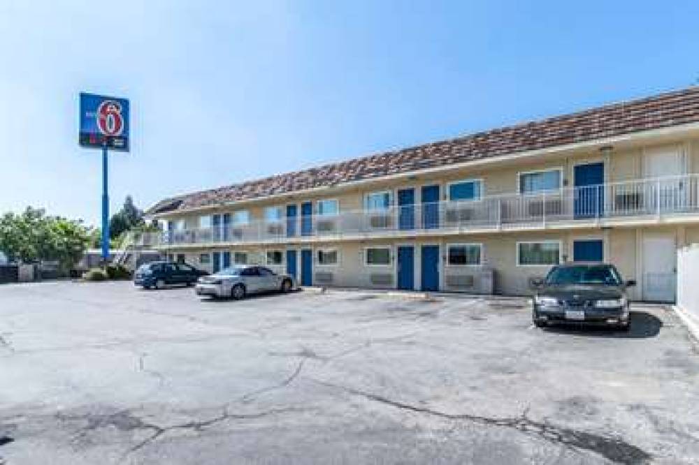 Motel 6 Ontario Airport 2